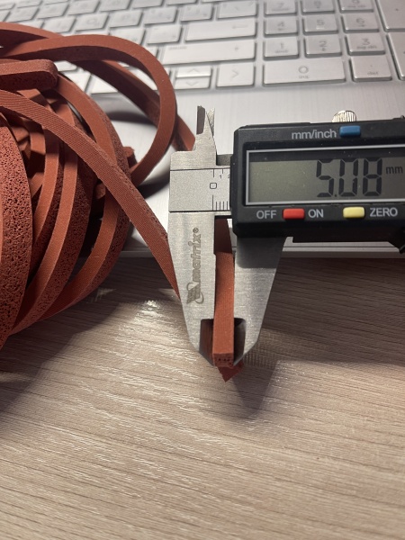 Уплотнитель матрицы TPS COMPACT XL 5X8 mm красный пористый